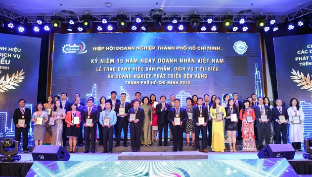 TCM vinh dự nhận được Giải thưởng Sản phẩm, dịch vụ tiêu biểu TP. Hồ Chí Minh và Giải thưởng Doanh nghiệp phát triển bền vững